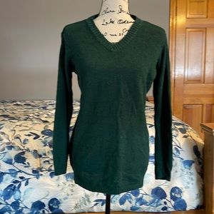 Women’s v-neck thin lightweight sweater